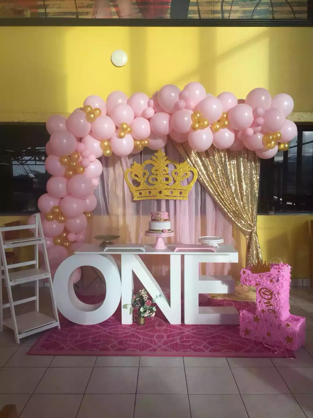 One-35 Pink Pricess With One Letter Table - Image 1