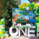 Jurassic or Dine Theme D?cor With One Letter Table